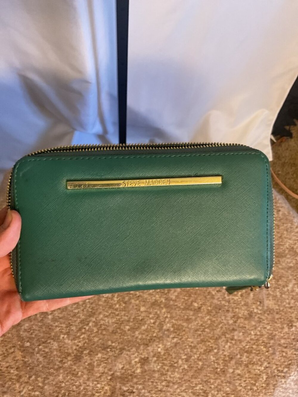 Steve Madden Zip Around Wristlet Wallet Olive Green Faux Leather Gold Accent - Picture 3 of 7